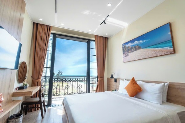 Deluxe Apartment, Sea View | Blackout drapes, iron/ironing board, WiFi (free)