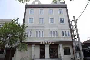 Mặt tiền nơi lưu trú