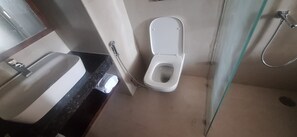 Habitación Deluxe con 1 cama matrimonial o 2 individuales, vista a la ciudad | Baño