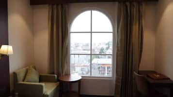 Deluxe Double or Twin Room, City View | Interior