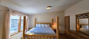 Mickelson Trail Lodge 5 acres of privacy in Custer