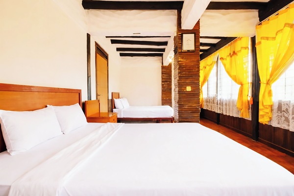 Family Double Room, 1 Bedroom, Courtyard View | WiFi (free), bed sheets