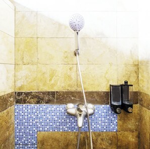 Phòng 2 giường đơn Deluxe, 1 phòng ngủ, quang cảnh sân vườn | Phòng tắm