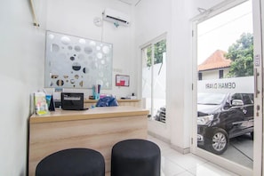 Lobby - Oemah Djari Guest House Syariah Semarang (Krobokan, Semarang Barat)