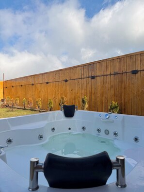 Outdoor spa tub - Liva Villa & Otel (Bursa)