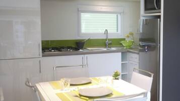 Cottage Deluxe | Cuisine privée | Chaise haute