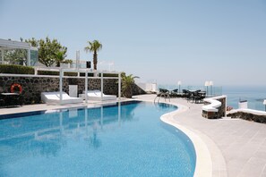 Pool - Santorini Gem (Santorini)
