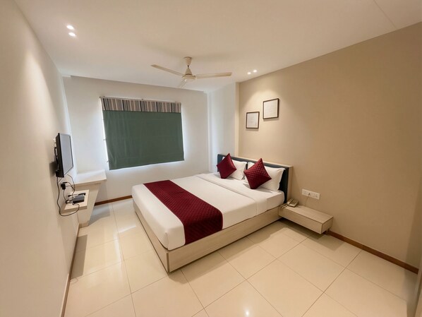 Superior Room - Shree Omkar Hotel (Indore)