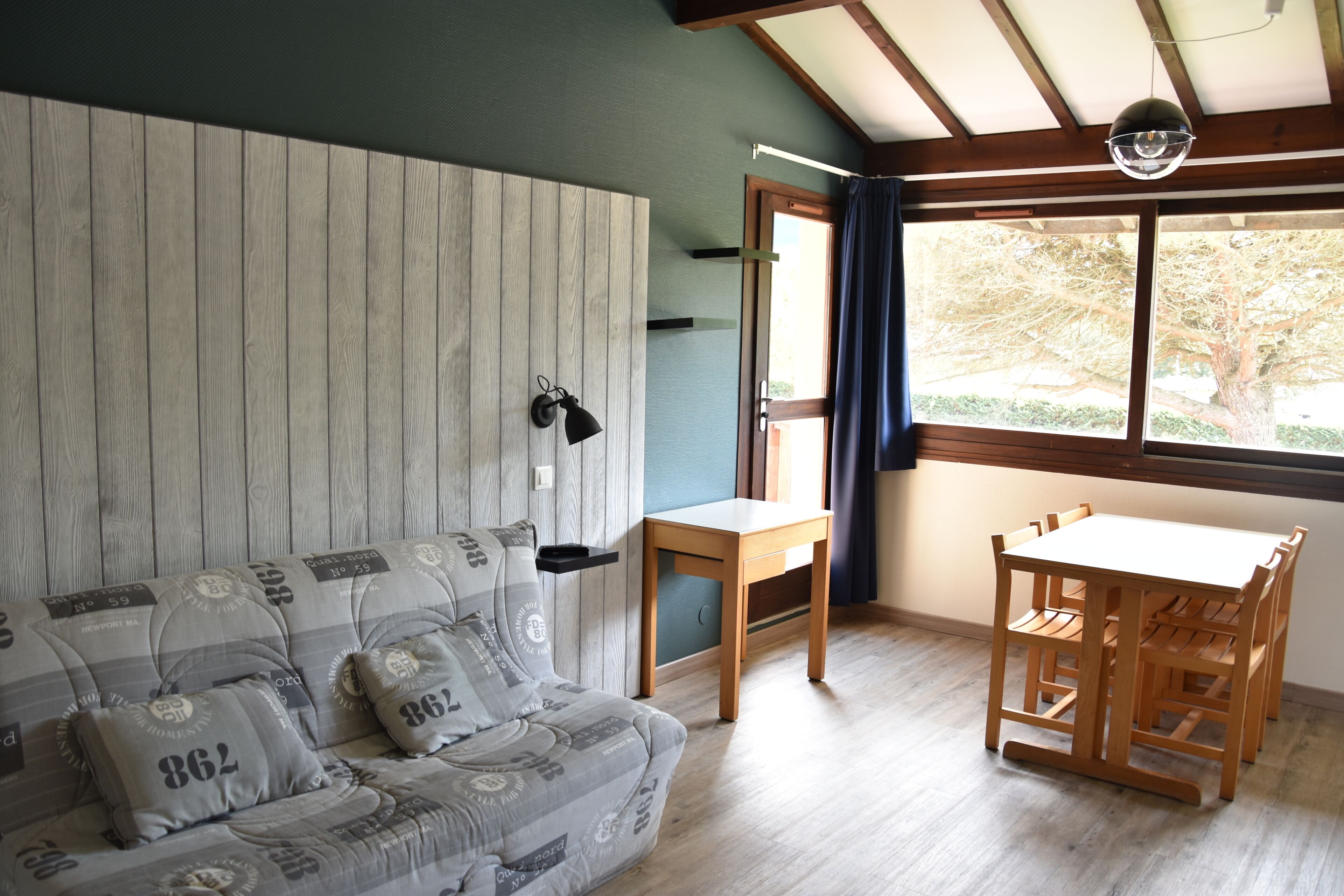 อพาร์ทเมนท์, ระเบียง | บ  ริเวณนั่งเล่น