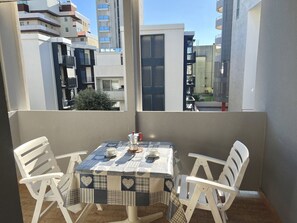 Outdoor dining - Studio just 50 mt from the beach (Lignano Sabbiadoro)