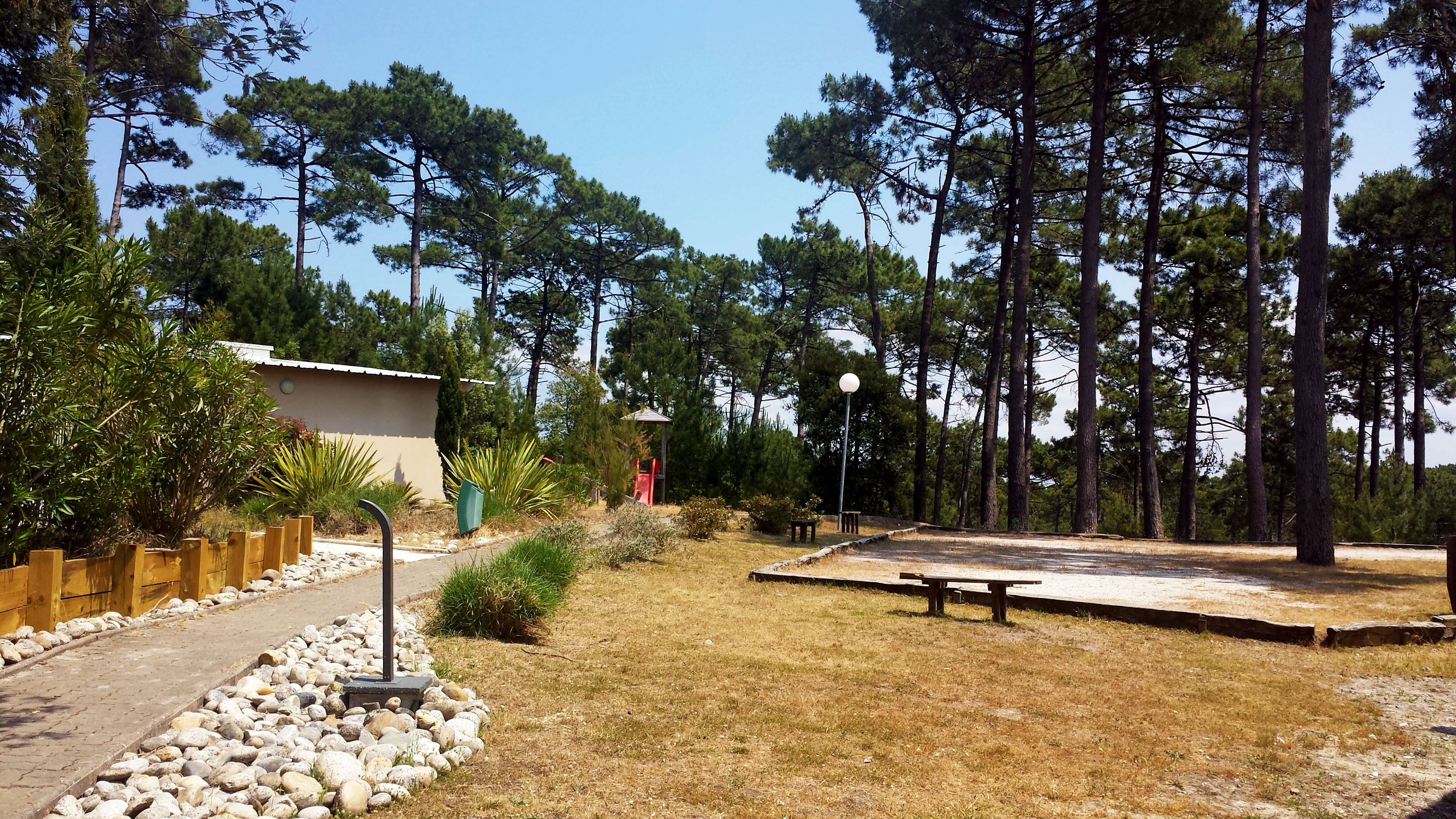 Children’s play area – outdoor