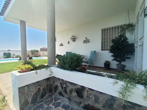 Terrace/patio - House in Toledo for 8 people with swimming pool, barbecue and garden (Azucaica)