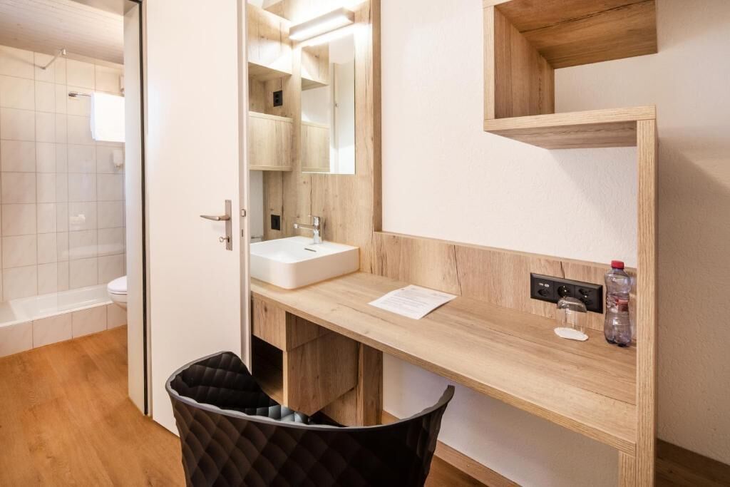 Camera Deluxe | Bagno | Doccia, asciugacapelli, asciugamani, sapone