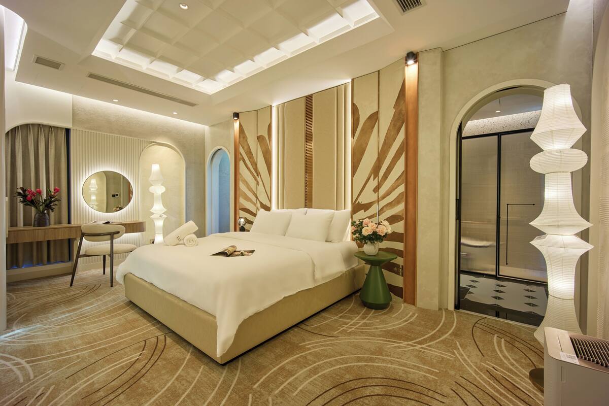 Suite, vue cour intérieure | Articles gratuits dans le mini-bar, coffres-forts dans les chambres