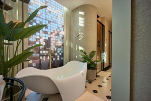 Suite, Courtyard View | Spa