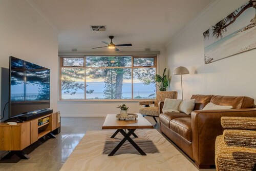 Koala Stay | Luxury Esplanade Retreat - Largs Bay