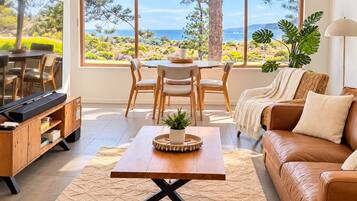 Living & Dining Area