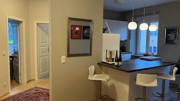 Superior-Apartment, Balkon, Blick auf den Innenhof | Innenbereich