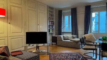 Superior Apartment, Balcony, Courtyard View | Living area