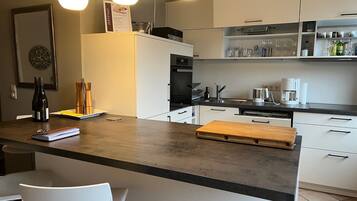 Superior Apartment, Balcony, Courtyard View | Private kitchen