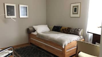 Superior-Apartment, Balkon, Blick auf den Innenhof