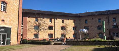 Appartement Supérieur, balcon, vue cour intérieure | Extérieur