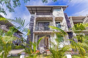 Exterior - Alaya Stays Rosalia 3BHK Villa with Pool (Lonavala)