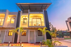 Exterior - Alaya Stays Rosalia 3BHK Villa with Pool (Lonavala)