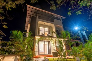 Exterior - Alaya Stays Rosalia 3BHK Villa with Pool (Lonavala)