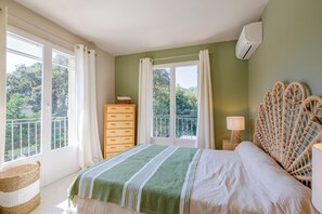 Room - Vrbo Property (Cavalaire-sur-Mer)