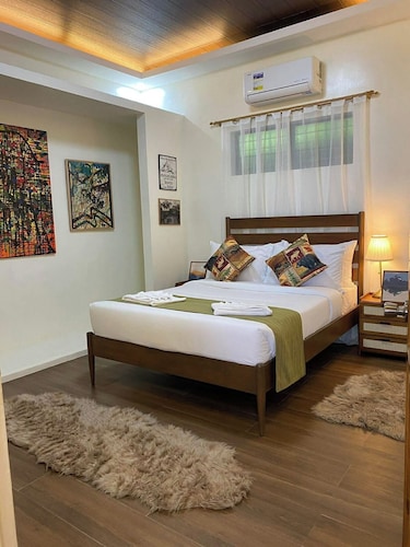 Matahom Forest House by Araw Residences