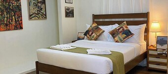 Matahom Forest House by Araw Residences