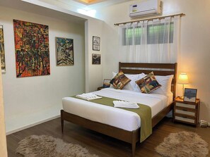 House, 1 Double Bed, Kitchen, Mountain View - Matahom Forest House by Araw Residences (Mambajao)