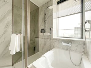 Basic Twin Room | Bathroom - Plott The Gak Yangyang (Yangyang)