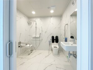 Basic Single Room | Bathroom - Plott The Gak Yangyang (Yangyang)