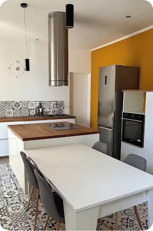 Cucina privata. Large T3 near the beach & Cannes center