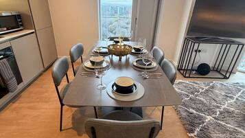 Apartament, 2 dormitoris, accessible | Servei de restauració