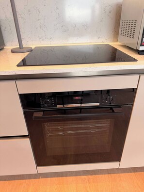 Private kitchen - Stylish Park-facing Retreat in Central Manchester (Manchester)