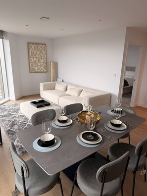 Apartment, 2 Bedrooms, Accessible | Dining - Stylish Park-facing Retreat in Central Manchester (Manchester)