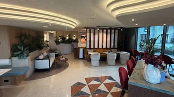 Apartment, 2 Bedrooms, Accessible | Lobby