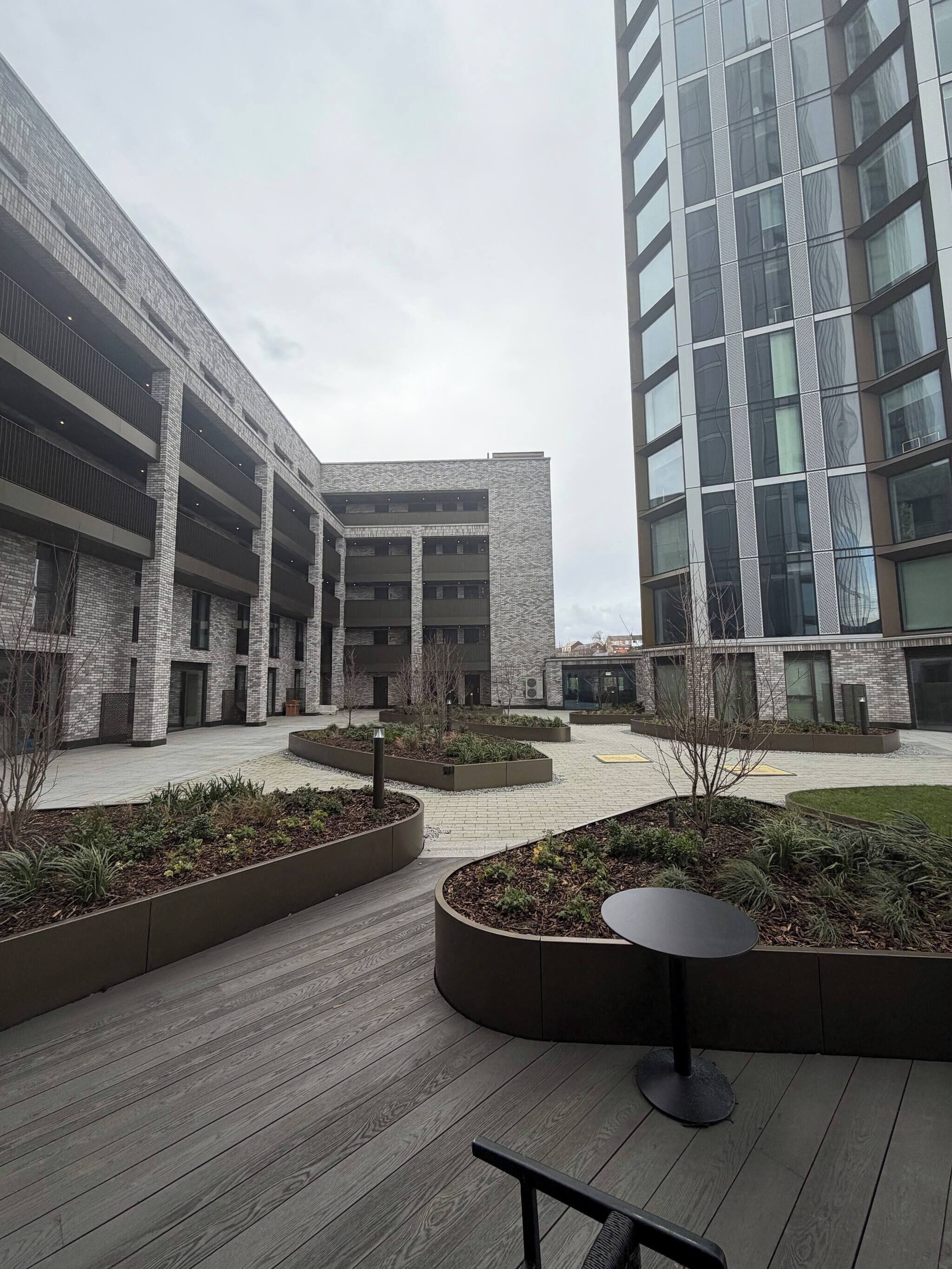 อพาร์ทเมนท์, 2 ห้องนอน, พร้อมสิ่งอำนวยความสะดวกสำหรับผู้พิการ | บริเวณภายนอก