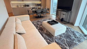 Apartment, 2 Bedrooms, Accessible | Living area