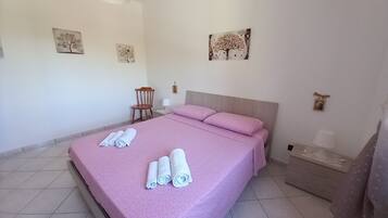 2 bedrooms, iron/ironing board, travel crib, free WiFi