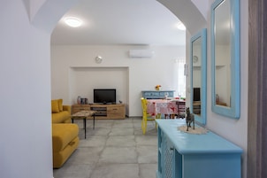 Familie appartement, 1 slaapkamer, terras (Rural Apt Arya: Garden & BBQ) | Woonruimte