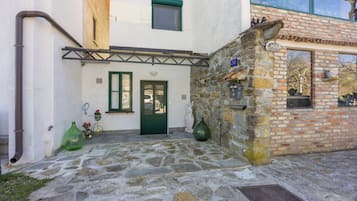 Family Apartment, 1 Bedroom, Terrace (Rural Apt Arya: Garden & BBQ) | Exterior detail