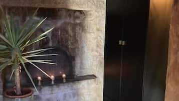 Studio, Garden View | Interior