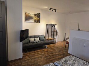 1 bedroom, free WiFi, bed sheets - TechisHolidayApartment (Magdeburg)