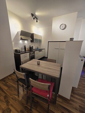 Dining - TechisHolidayApartment (Magdeburg)