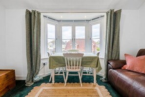 Interior - New Forest getaway just two minutes from the station (Hampshire)
