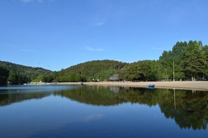 Exterior - Hôtel Lodge du Lac Chambon (Murol)